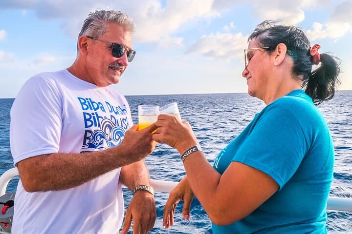 Aruba Sunset Sail with Open Bar: Evening Catamaran Cruise from Palm Beach photo 6