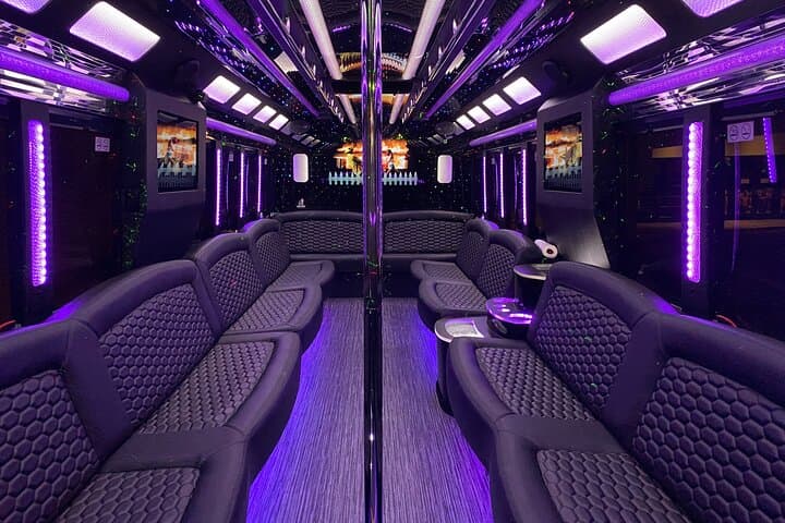 Vegas Open-Bar Party Bus Nightclub Crawl: Skip Lines & VIP Entry photo 2