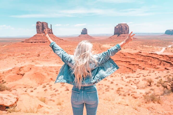 Monument Valley Air and Ground Tour from Phoenix: Explore Arizona’s Iconic Red Rocks by Air and Jeep