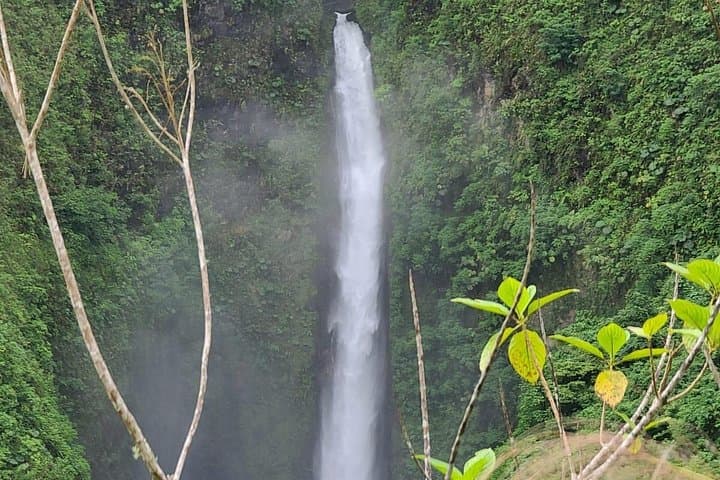 Full-Day Vara Blanca Hike to La Paz Waterfalls — Costa Rica photo 2
