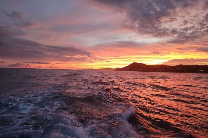 Cabo Arch Sunset Yacht Cruise with Dinner, Drinks and Snorkeling photo 5