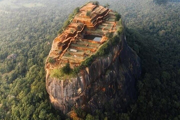 Sigiriya Rock Fortress and Dambulla Cave Temple Day Trip from Kandy