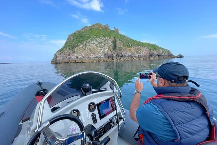 Private Coastal Boat Tour Torquay — Dolphin Watching, Seals & Hidden Coves photo 6