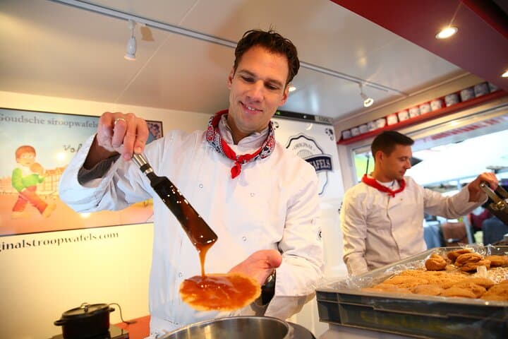 Self-Guided Food Walk in De Pijp: Taste Amsterdam’s Best Street Eats