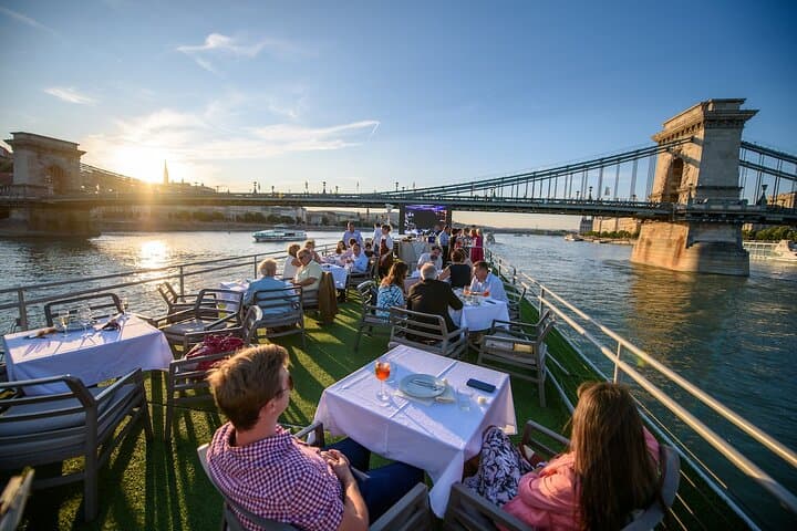 Budapest Night Cruise: Unlimited Prosecco, Beer & Aperol Spritz on the Danube photo 4