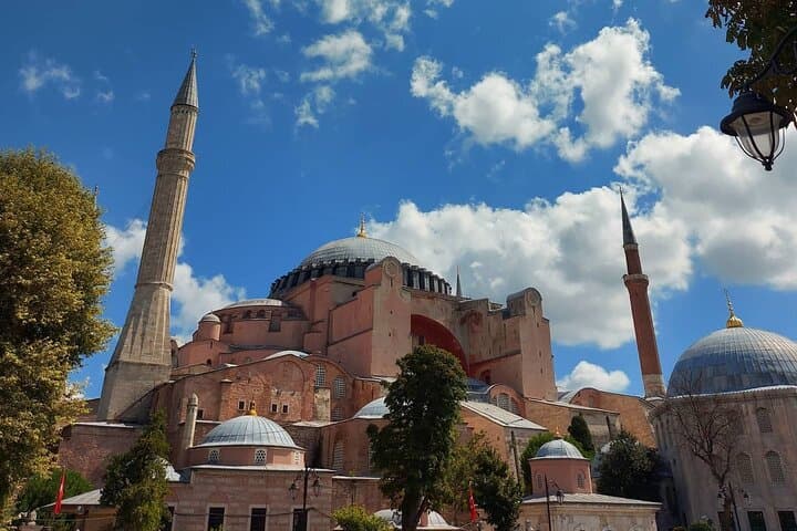 Istanbul Historical Peninsula: Hagia Sophia, Blue Mosque & Topkapı in a Day