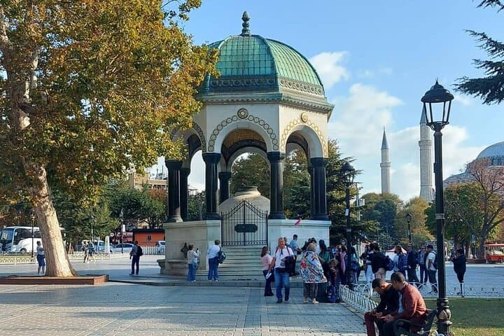 Istanbul Historical Peninsula: Hagia Sophia, Blue Mosque & Topkapı in a Day photo 3