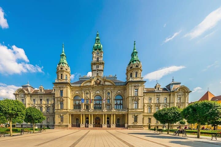 Prague to Budapest Day Tour: Lednice Palace, Bratislava & Győr Highlights photo 2
