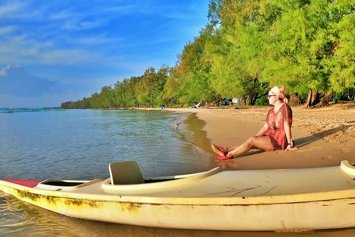 Private Half-Moon Bay Sea Kayak: Fingernail Island Sunset & Beachside Dinner in Phu Quoc photo 6