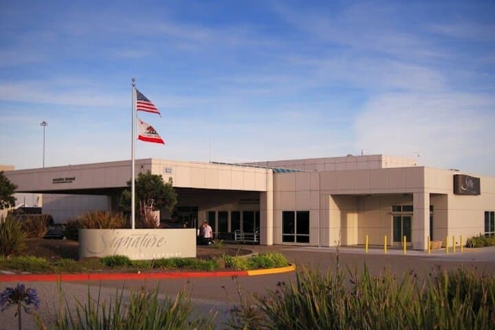 Private Napa to SFO Airport Transfer — Curbside Chauffeur Service photo 4
