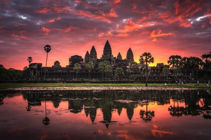 Private Angkor Wat Sunrise Tour with Professional Guide — Angkor Temples & Ta Prohm photo 2