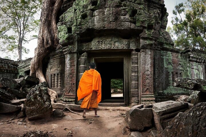 Private Angkor Wat Sunrise Tour with Professional Guide — Angkor Temples & Ta Prohm photo 3