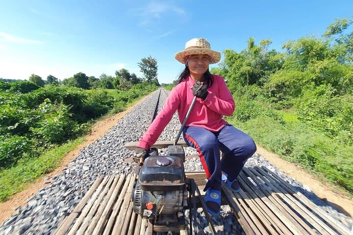 Siem Reap to Battambang Private Day Trip: Bamboo Train, Bat Caves & Rural Cambodia photo 4