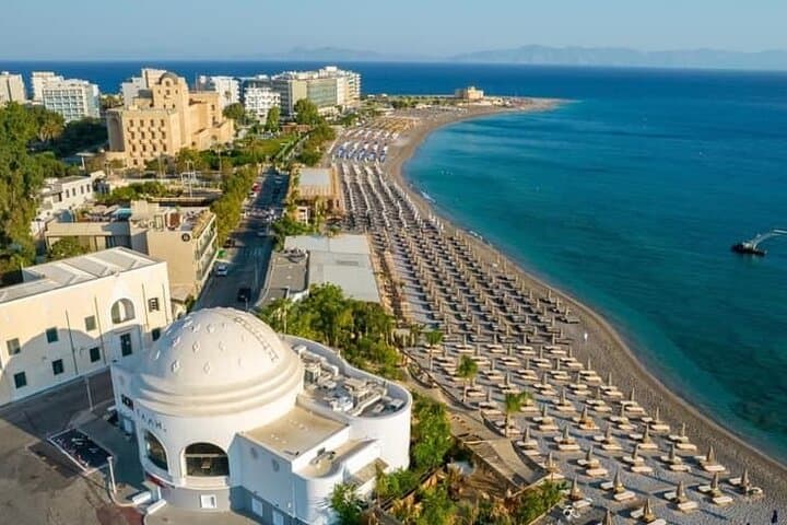 Private Rhodes landmarks tour with beach time — Old Town, Mandraki & Mount Smith