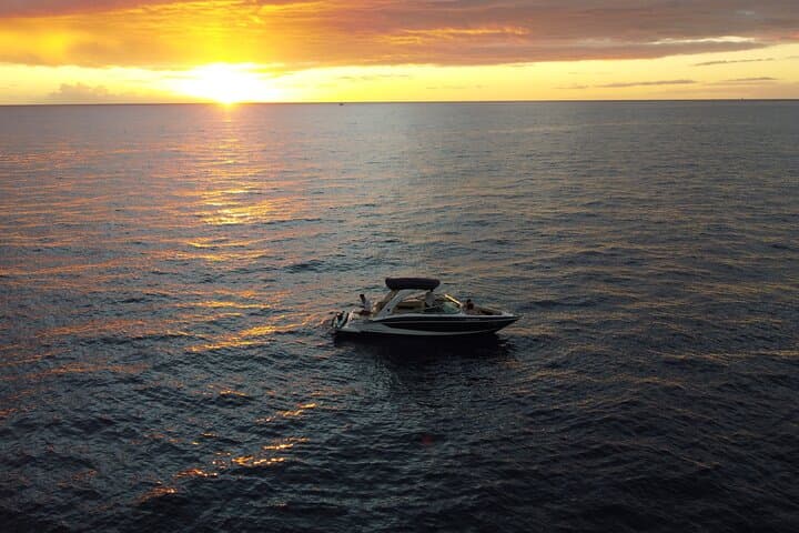 Kona Sunset Cruise and Manta Ray Night Snorkel — Private Luxury Charter photo 2