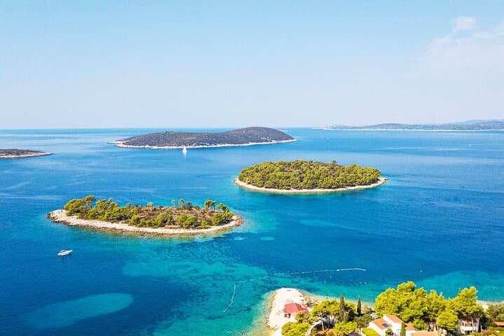 Speedboat Blue Lagoon & 3 Islands Tour from Trogir — Swim, Snorkel & Lunch photo 2