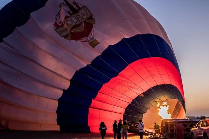 Sunrise Over the Dubai Desert: Standard Hot Air Balloon Experience photo 3