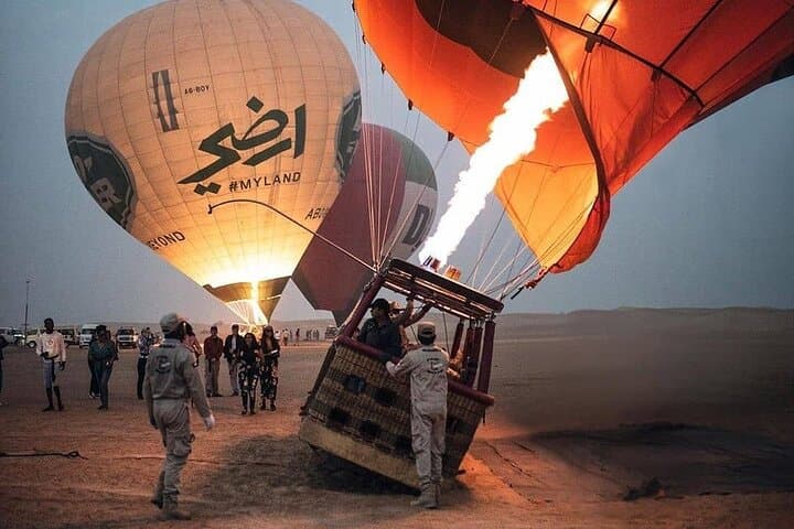 Sunrise Hot Air Balloon Over the Dubai Desert