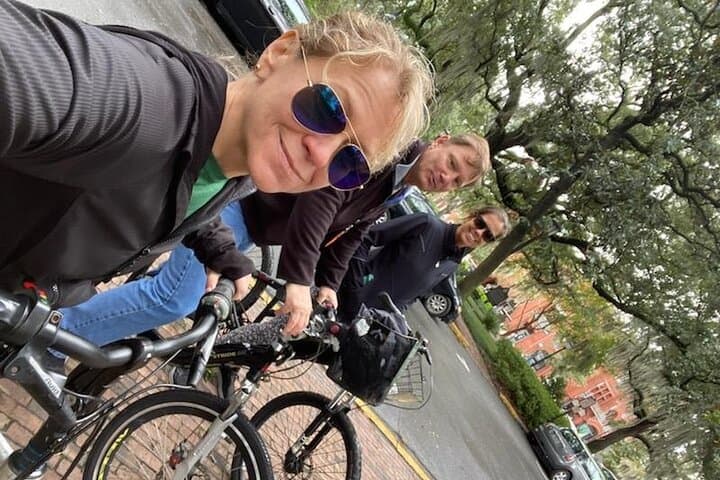 Savannah E-Bike Tour: 90-Minute Riverfront, Squares & Historic Architecture Ride photo 4