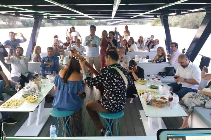 Sun‑Powered Cruise on the Guadalquivir: Eco Tours Through Seville photo 3