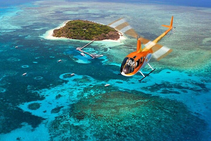 Inner Reef Explorer: 30-Minute Scenic Helicopter Flight Over the Great Barrier Reef