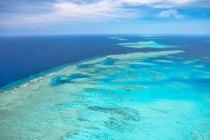 Inner Reef Explorer: 30-Minute Scenic Helicopter Flight Over the Great Barrier Reef photo 4