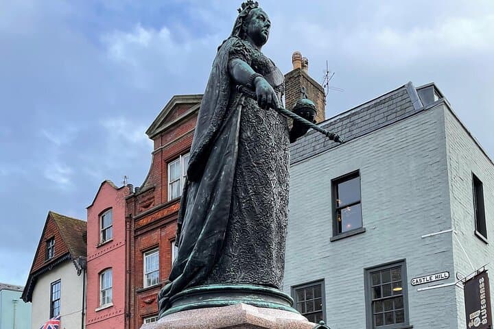 Windsor to Eton Self-Guided Audio Tour: 1,000 Years of Royal History photo 3