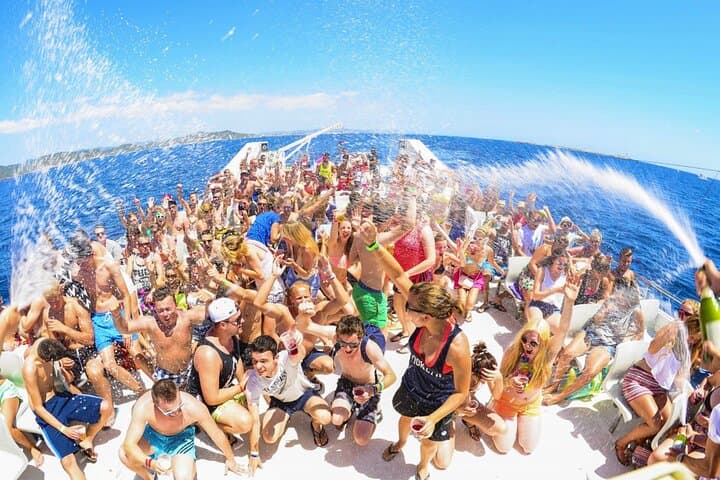 Experience the Ultimate Boat Party in Punta Cana photo 4
