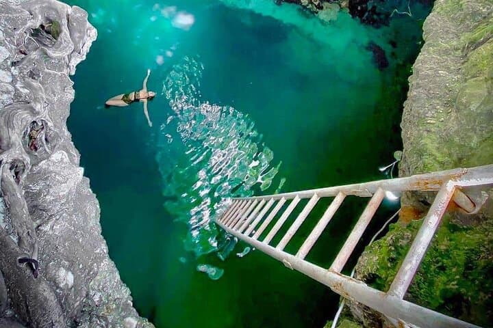 Negril Blue Hole, Seven Mile Beach & Rick's Cafe Private Day Trip photo 2
