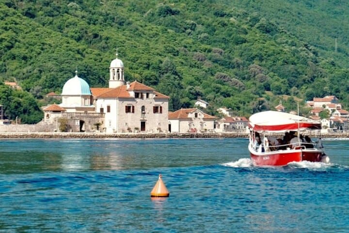 Full-Day Private Tour from Dubrovnik: Montenegro, Mostar, Split & Sarajevo photo 4