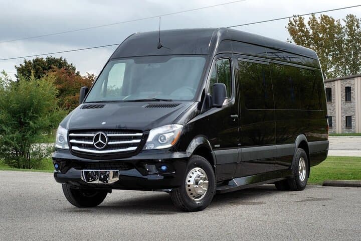 Full-Day Private Santa Barbara Tour: Pacific Coast Drive, Mission & State Street photo 1