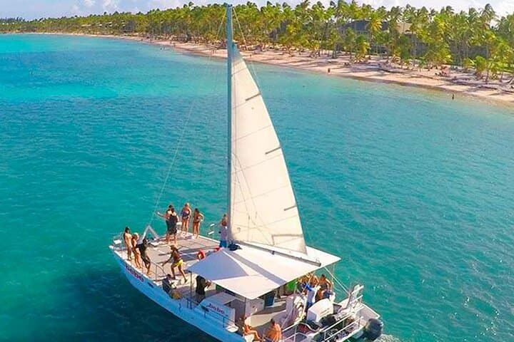 Sail into Adventure: Join the Ultimate Boat Party from Cap Cana photo 2