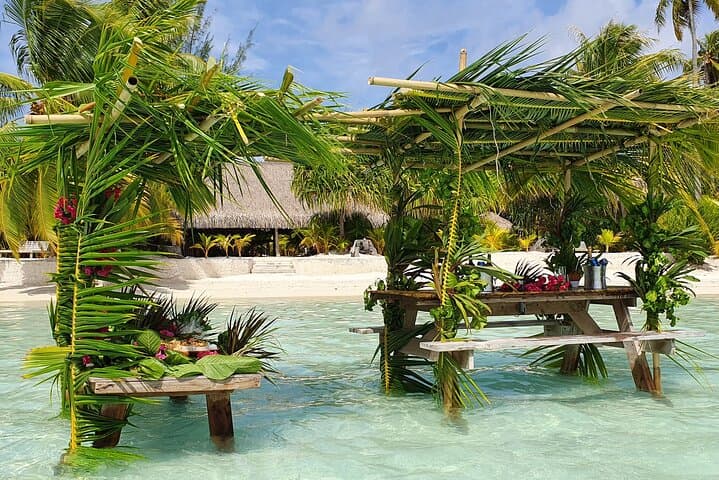 Private Lagoon Snorkel and Water Lunch in Bora Bora — Reef Discovery Tour