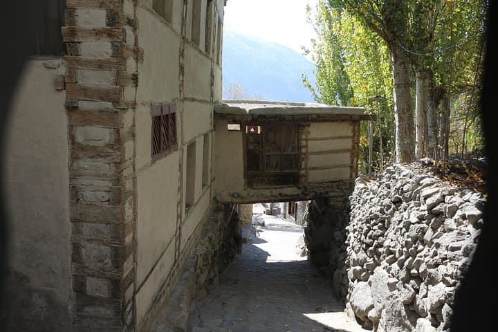 9-Day Hunza Valley Adventure: Baltit Fort, Attabad Lake & Khunjerab photo 3