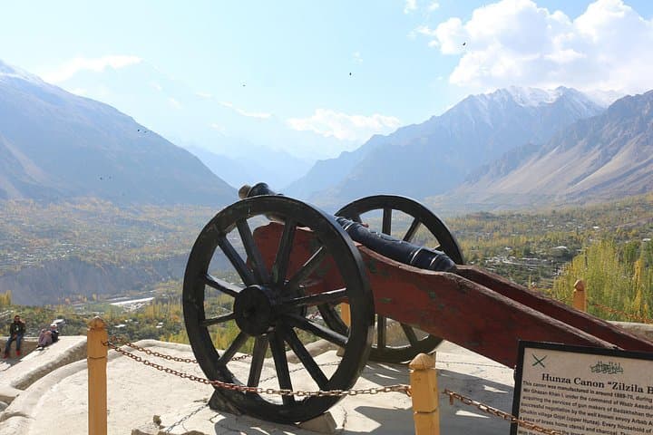9-Day Hunza Valley Adventure: Baltit Fort, Attabad Lake & Khunjerab photo 4
