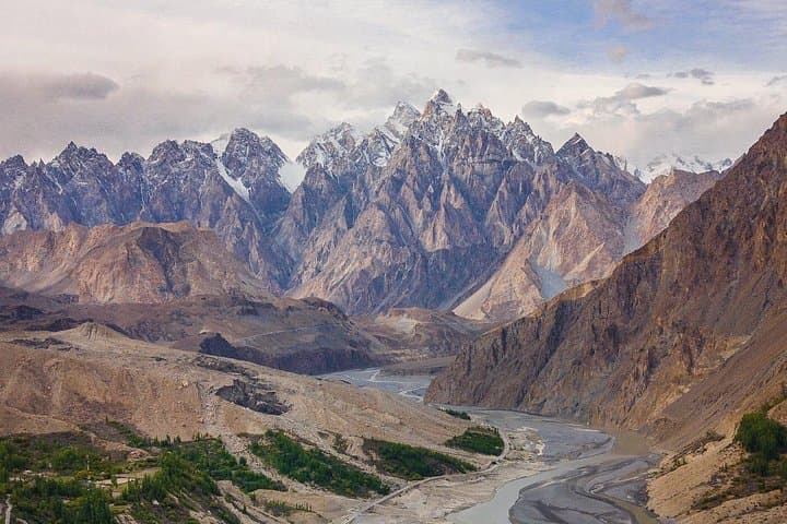 9-Day Hunza Valley Adventure: Baltit Fort, Attabad Lake & Khunjerab
