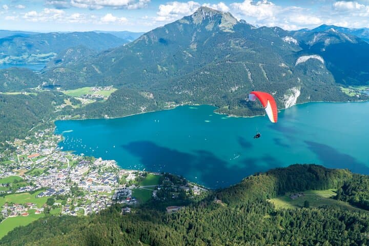 Soar Over Wolfgangsee: Tandem Paragliding from Zwölferhorn, St. Gilgen photo 3