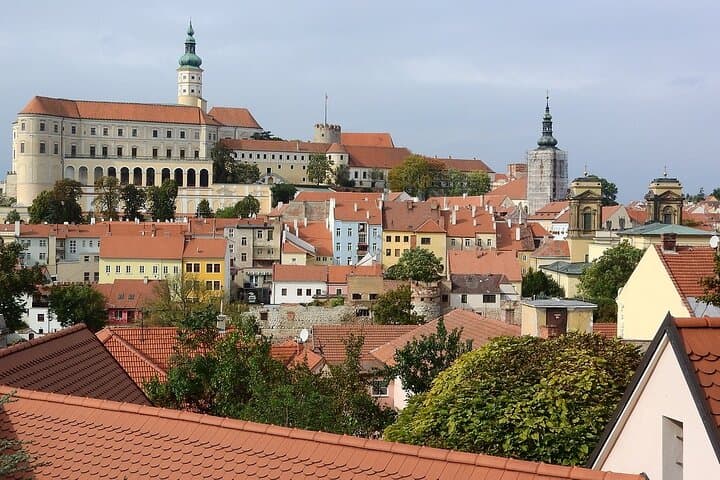 Prague to Budapest Private Transfer with Curated 2-Hour Sightseeing Stop photo 3