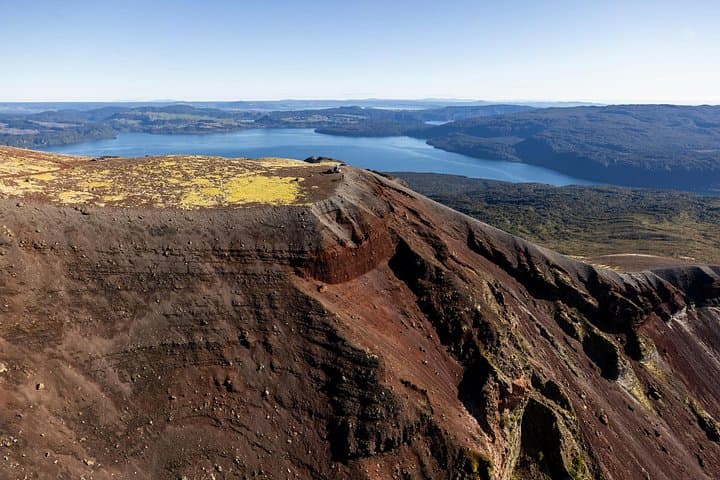 Mount Tarawera Volcanic Helicopter Adventure — Rotorua Crater Landing & Guided Walk photo 4