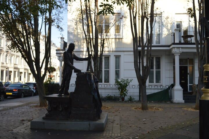 Self-Guided Pimlico Walking Tour — Thomas Cubitt, Dolphin Square & Hidden Plaques photo 5