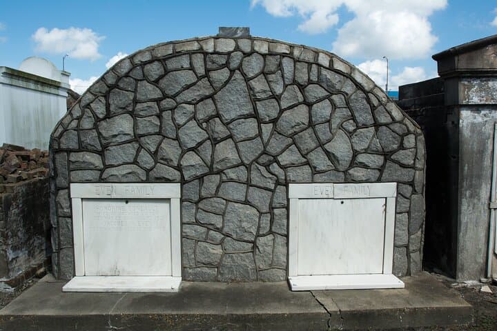 Inside St. Louis Cemetery No. 3: A 90-Minute Walking Tour of New Orleans' Hidden Graves photo 3