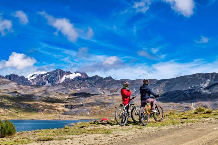 Death Road Biking Tour: Bolivia's Yungas Downhill Adventure photo 4