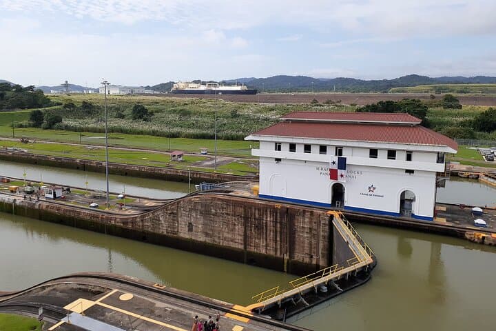 Private Panama Canal & Casco Viejo: Half-Day Panama City Tour photo 3