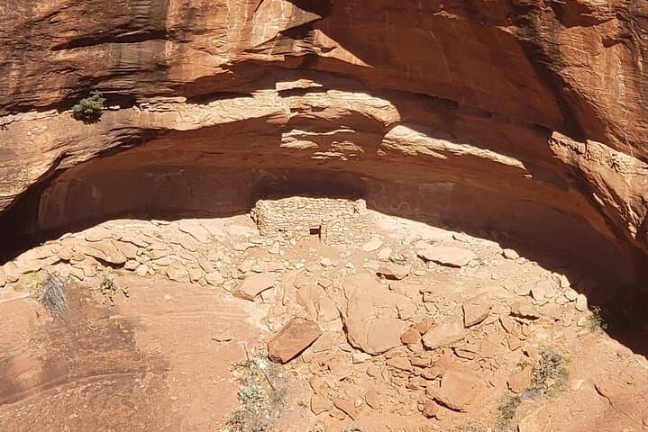 Sedona From Above: A 30-Mile Helicopter Tour Over Red Rocks and Ancient Ruins photo 6