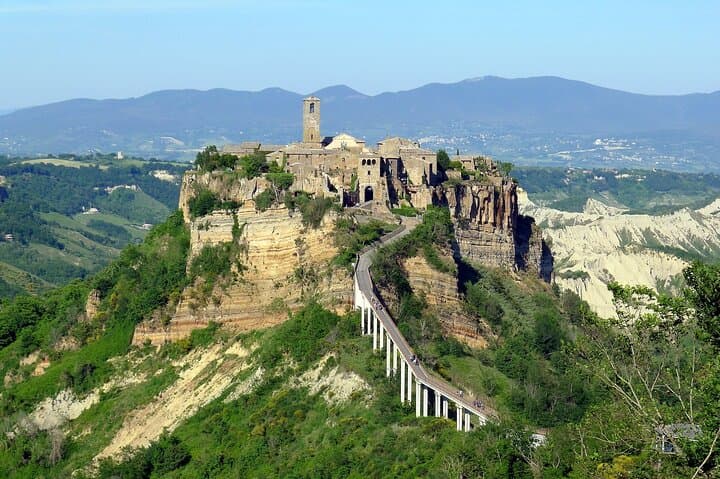 Civita di Bagnoregio & Orvieto Day Trip from Rome: Etruscan Tunnels and Cliff-Top Streets photo 6