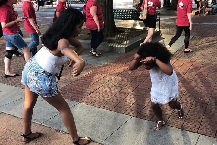 Lincoln Zombie Scavenger Hunt: Interactive City Survival Game photo 3