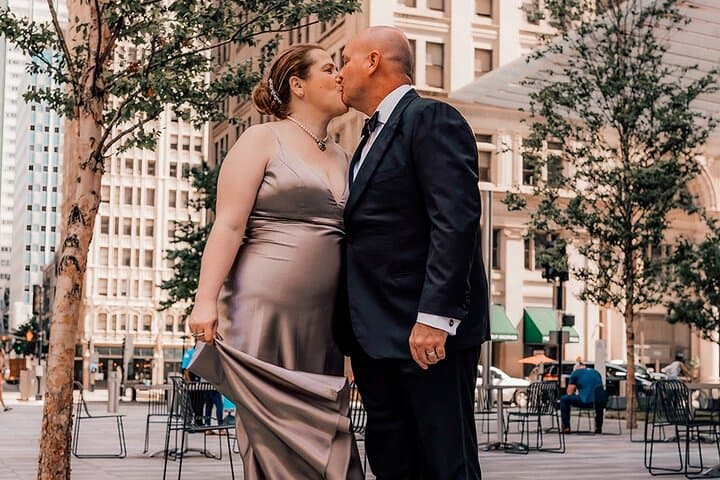 Private Professional Holiday Photoshoot in Seattle: Capture Iconic City Moments photo 4