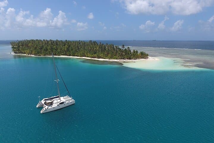 2-Day Private Catamaran Adventure in the San Blas Islands photo 4