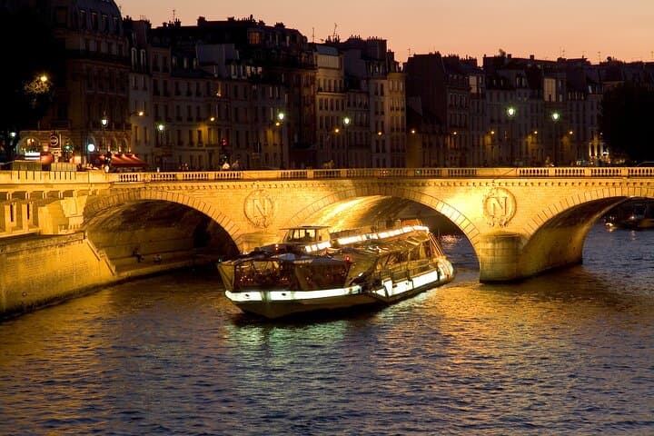 Paris New Year’s Eve Dinner Cruise on the Seine with Live Music photo 3