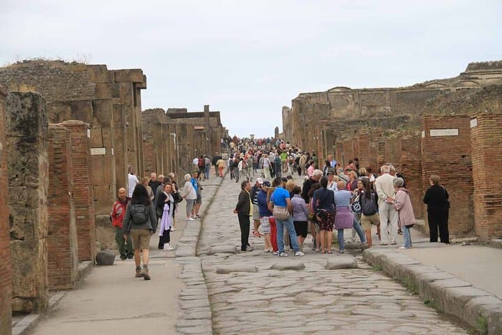 Pompeii, Herculaneum & Vesuvius Day Trip from Naples — Hike, Ruins & Practical Tips photo 2